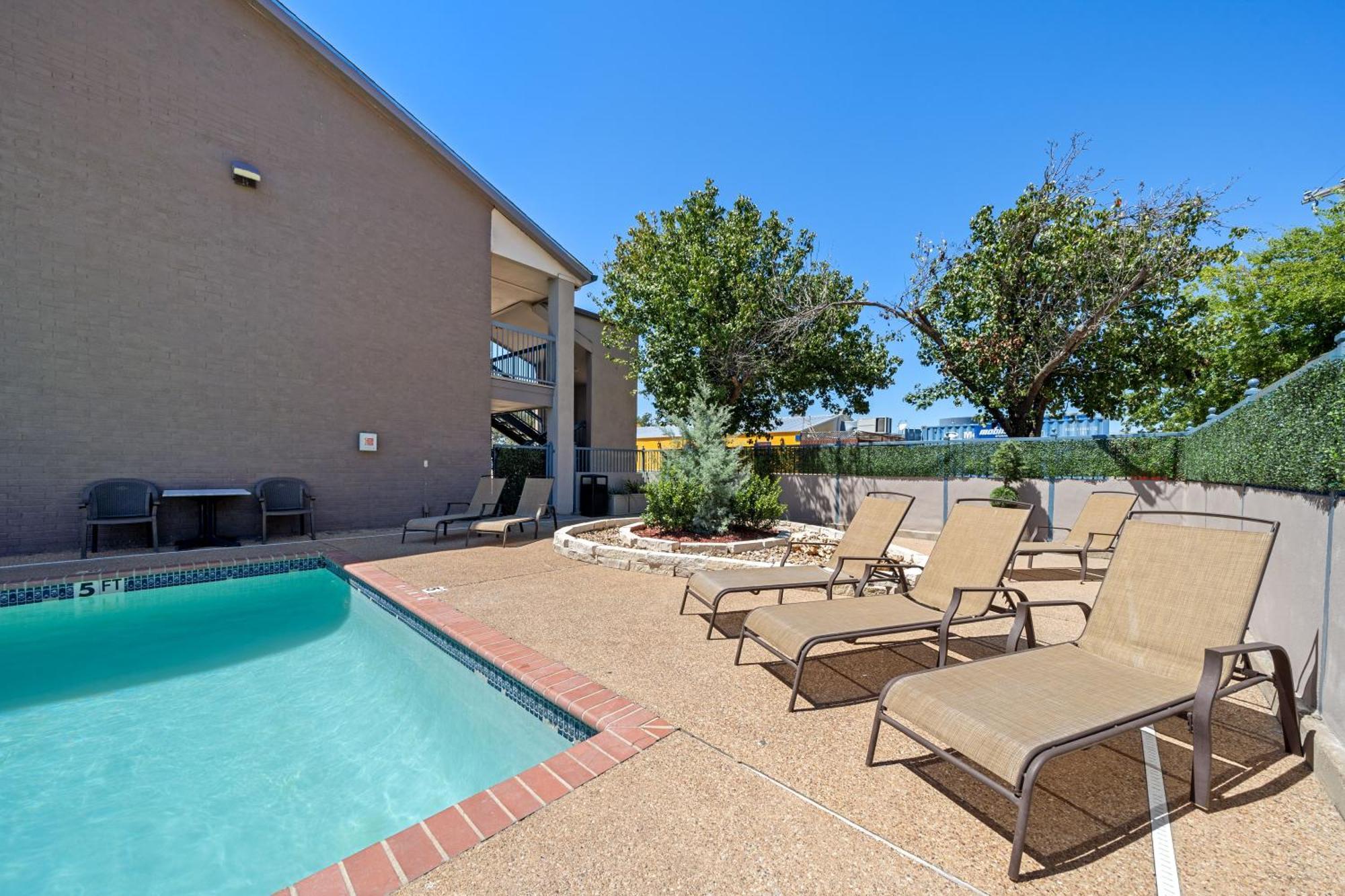 Days Inn By Wyndham Round Rock Exteriér fotografie