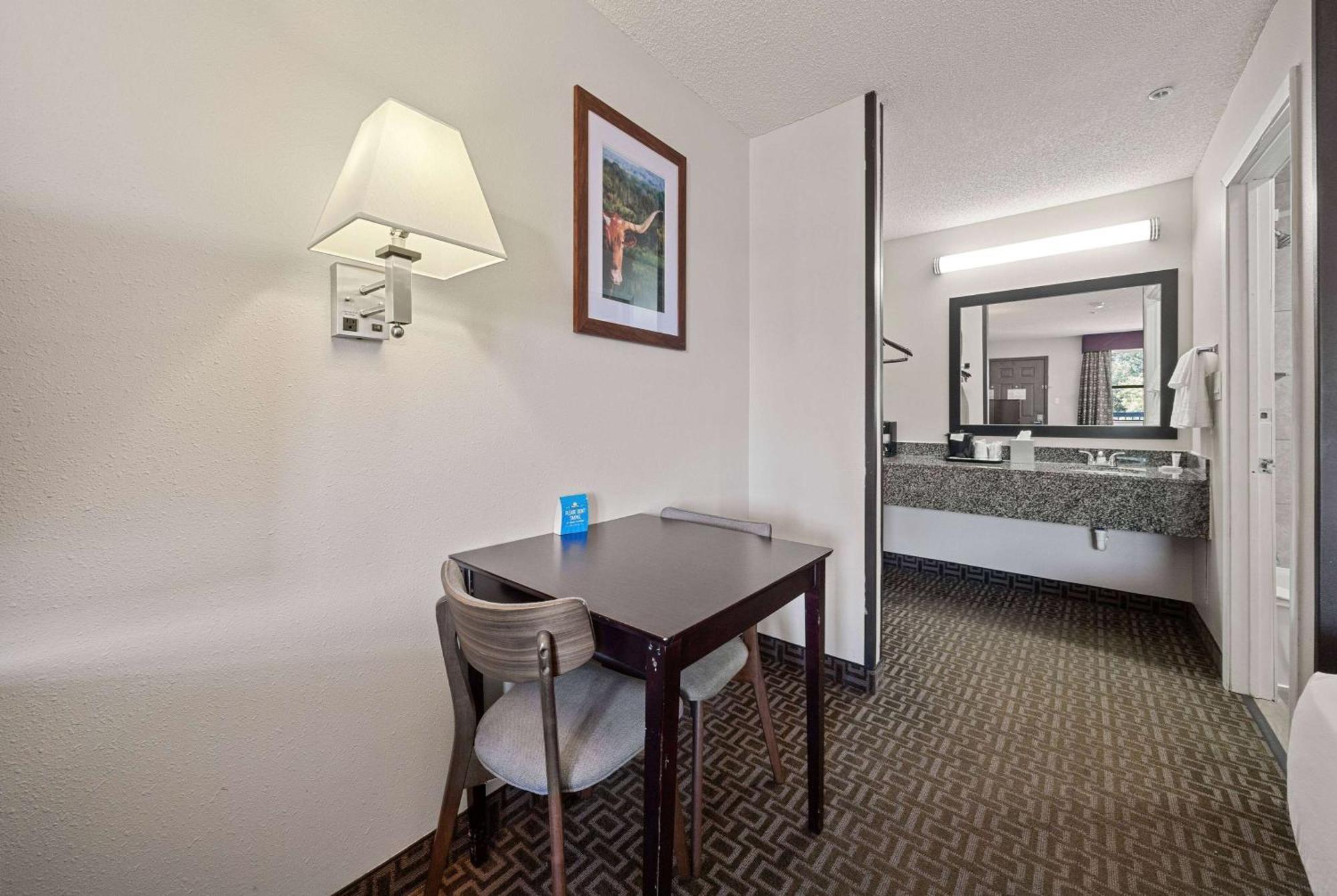 Days Inn By Wyndham Round Rock Exteriér fotografie